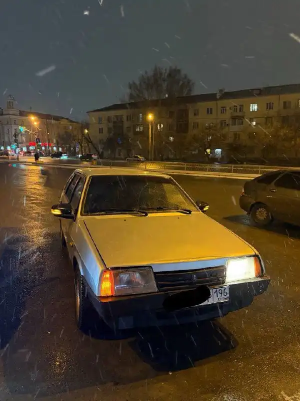 Продается автомобиль 2003 года