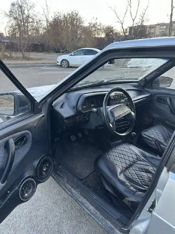 Продается автомобиль 2003 года