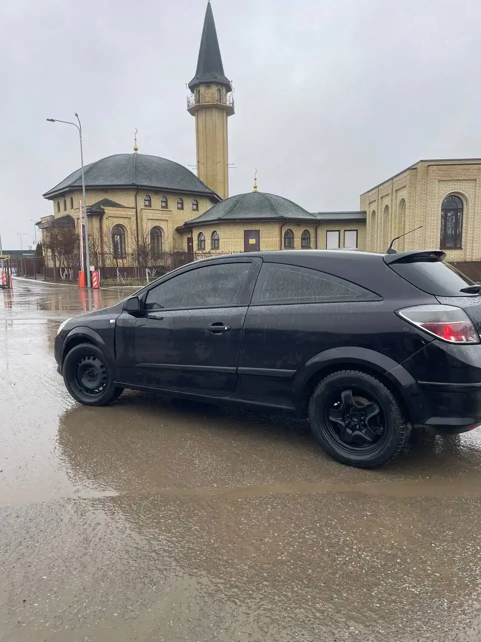 Opel Astra GTC 1.6 рестайлинг 2007 года