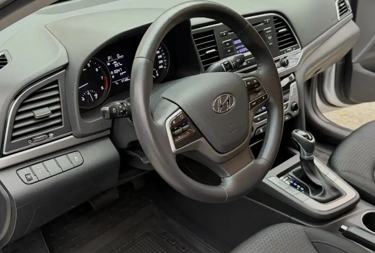 Hyundai Elantra 1.6 автомат