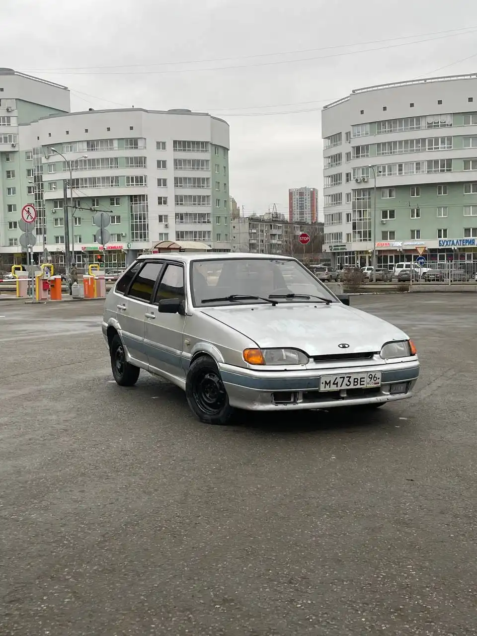 Продам ВАЗ 2114 с чистыми документами и исправной коробкой передач