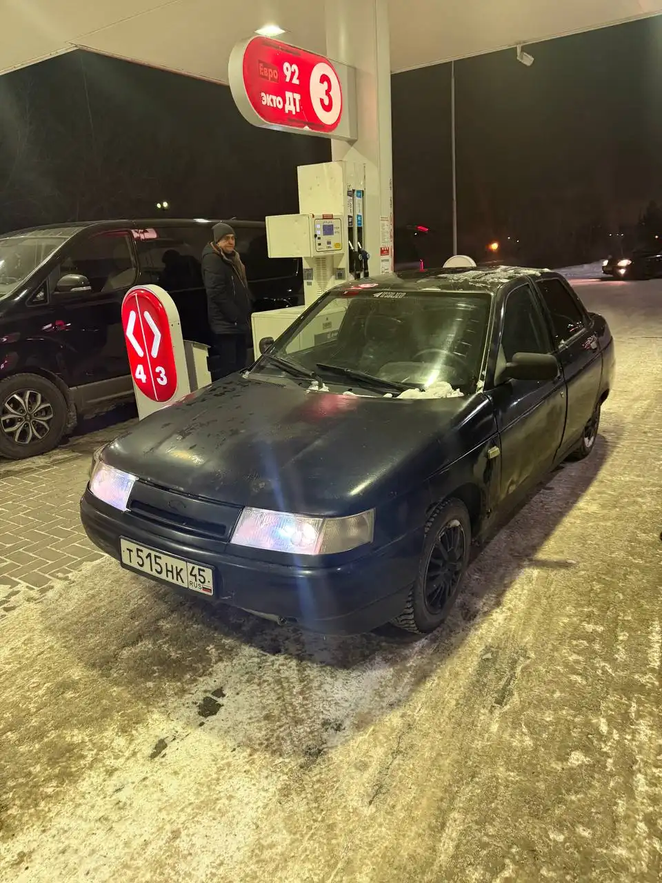 ВАЗ 2110 2006 года с дисками и зимней резиной