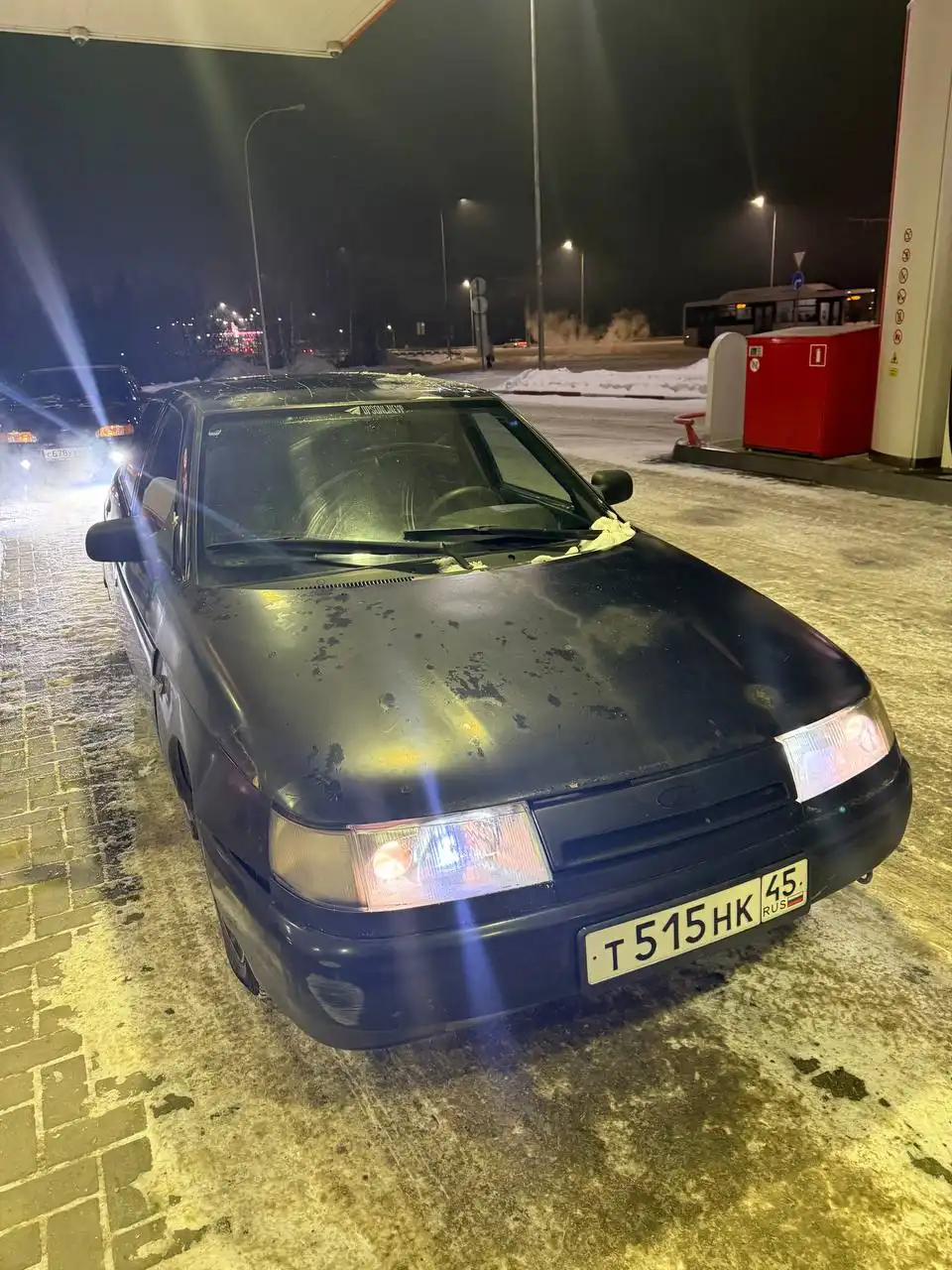 ВАЗ 2110 2006 года с дисками и зимней резиной