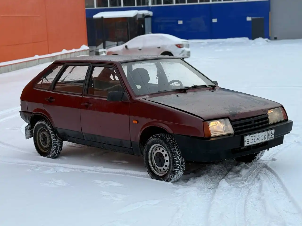 ВАЗ 2109 «Вишневый леденец» в идеальном состоянии