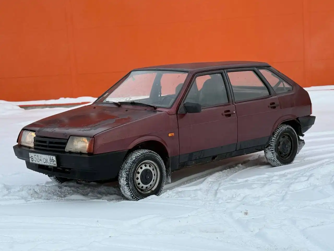ВАЗ 2109 «Вишневый леденец» в идеальном состоянии