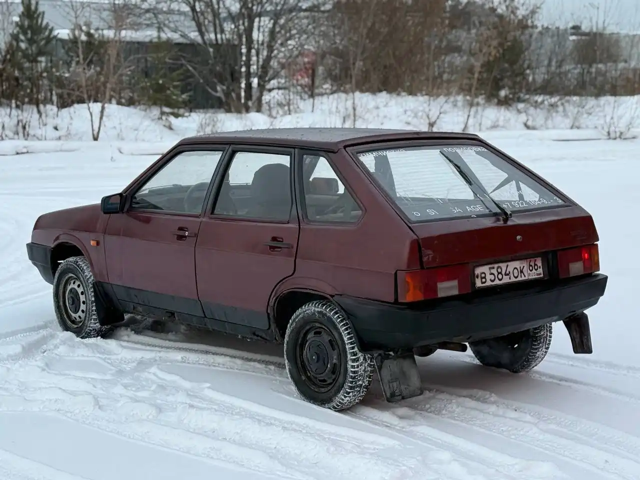 ВАЗ 2109 «Вишневый леденец» в идеальном состоянии