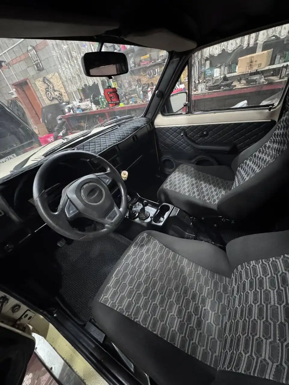 Комплект запчастей для автомобиля ВАЗ 2103/2106