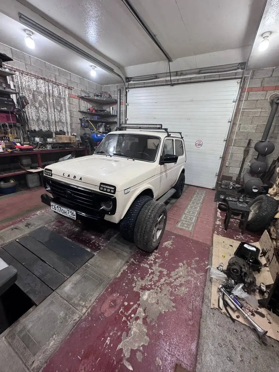 Комплект запчастей для автомобиля ВАЗ 2103/2106