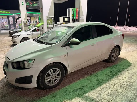 Продажа автомобиля 2014 года, 2 хозяина, пробег 200 тыс. км, максимальная комплектация - частное объявление в Казань