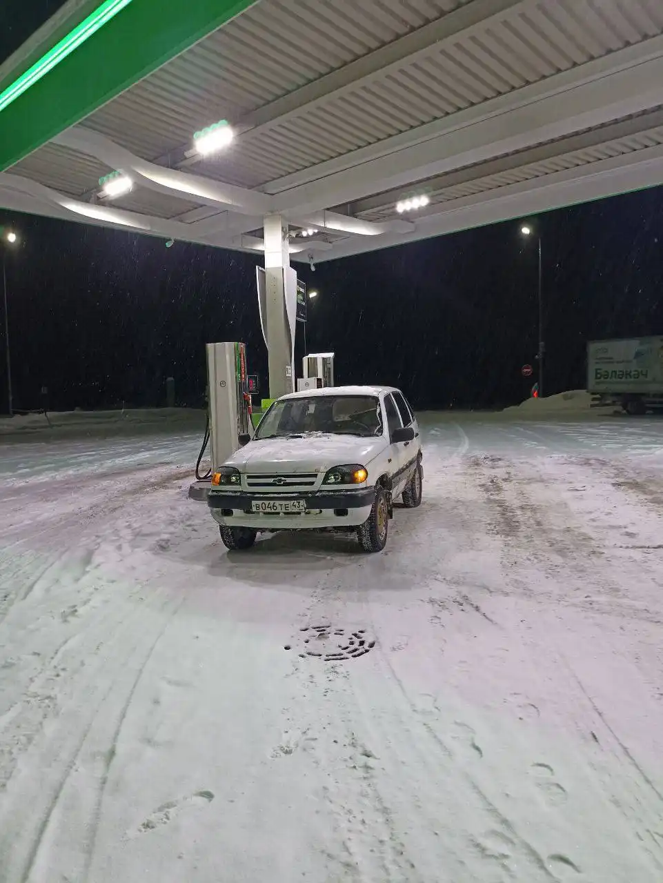 Продажа автомобиля Нива Шевроле 2003 года - Внедорожники (Авто) в Казань