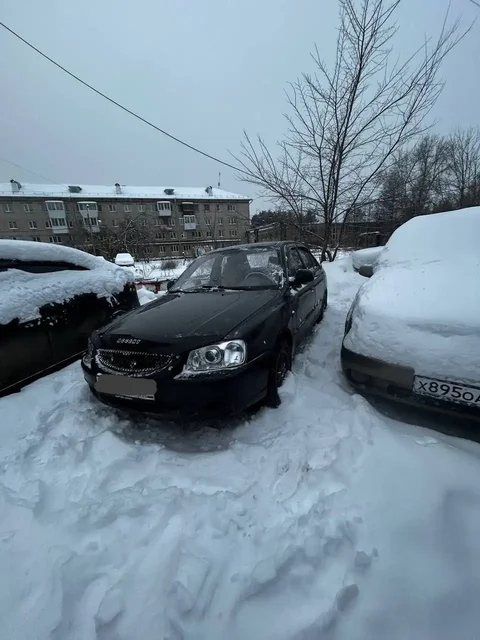 Hyundai Accent 2007 года на автомате - Шины и диски в Екатеринбург