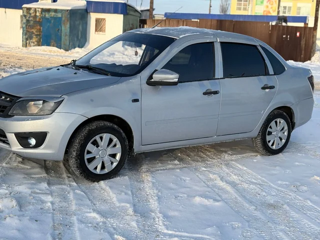 Lada Granta 2013 в отличном состоянии - Грузовые автомобили в Канаш