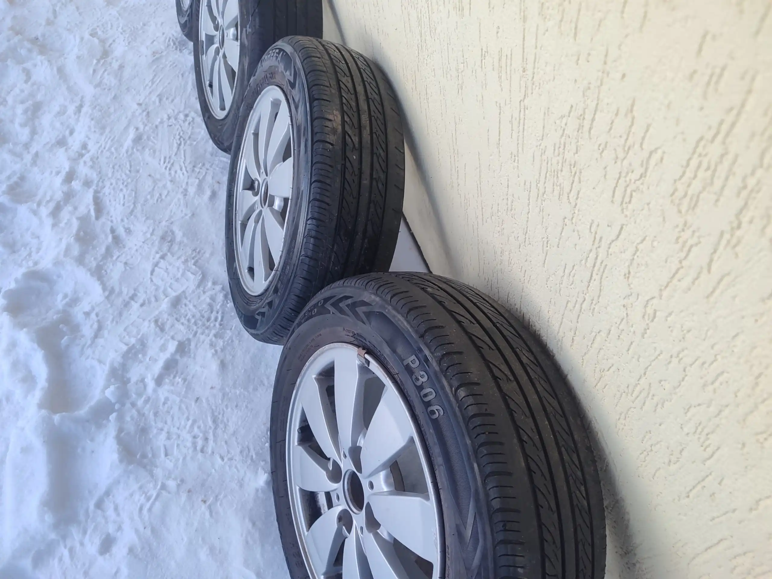 Резина лето 175/65/14 разболтовка ВАЗ - Шины и диски (Авто) в Неизвестно