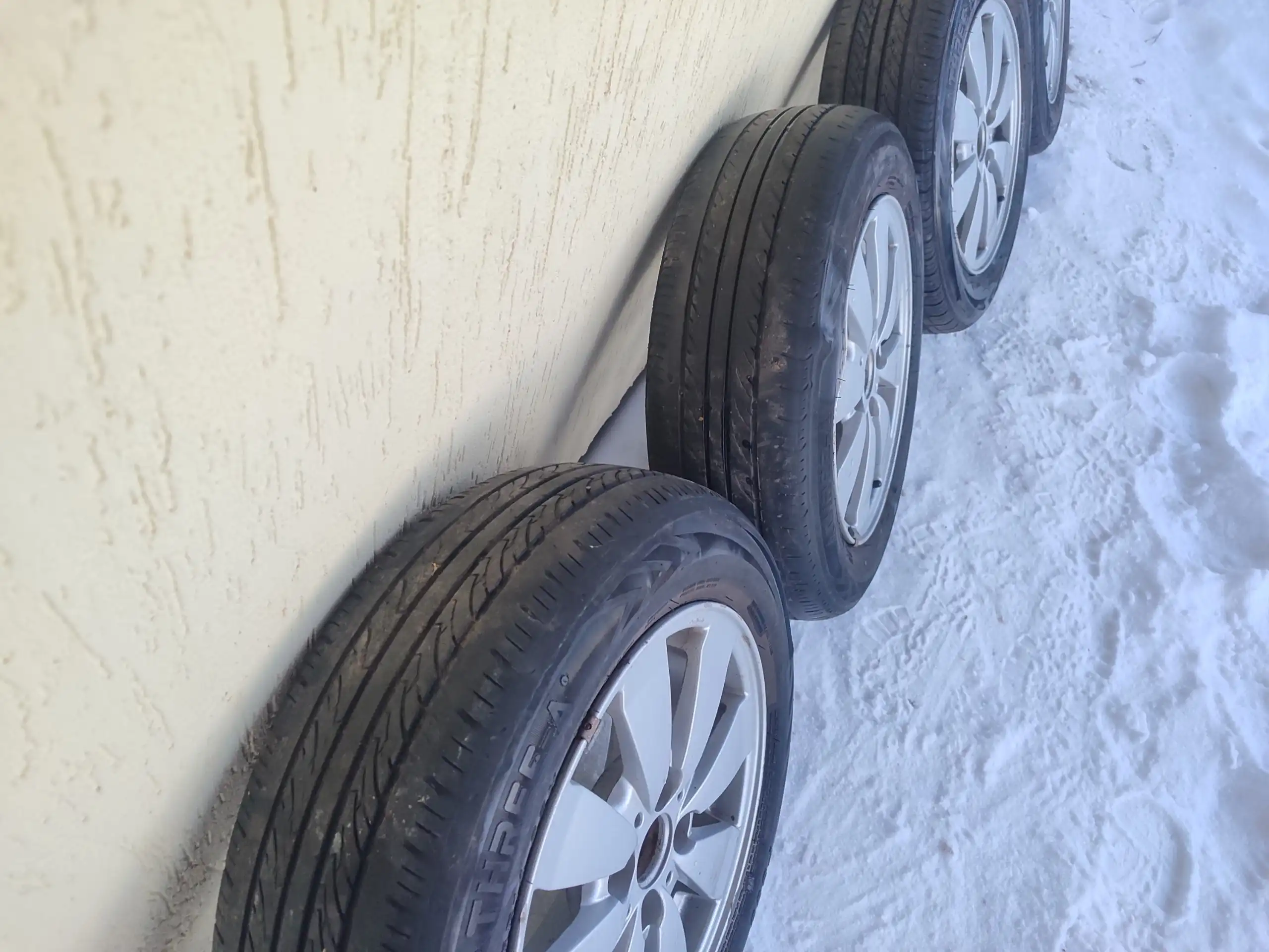 Резина лето 175/65/14 разболтовка ВАЗ - Шины и диски (Авто) в Неизвестно