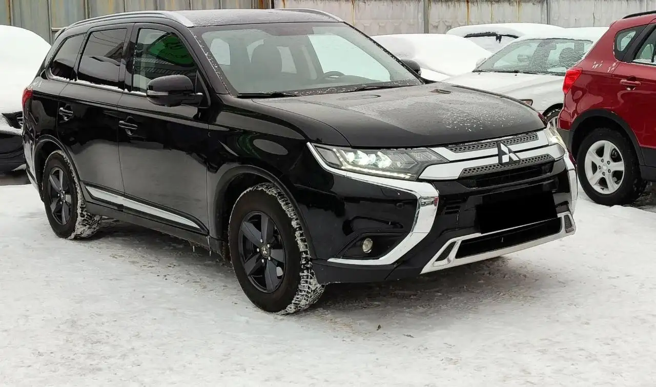 Продажа Mitsubishi Outlander 2020 года - Внедорожники (Авто) в Казань