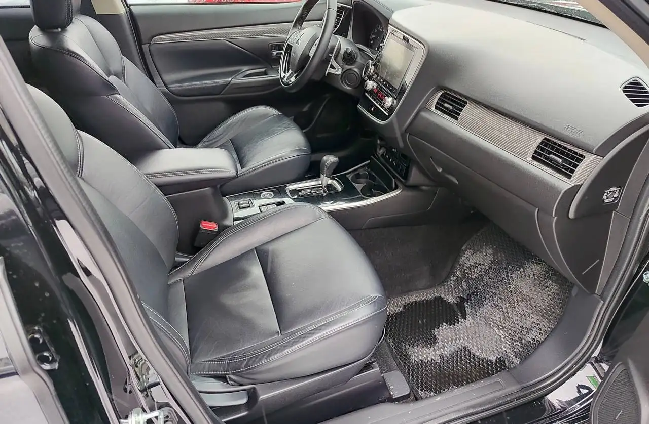 Продажа Mitsubishi Outlander 2020 года - Внедорожники (Авто) в Казань