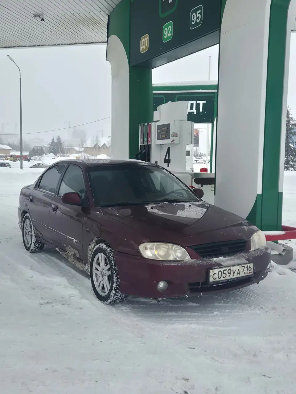 Автомобиль Спектра 2007 года в максимальной комплектации с резиной - Авто в Казань