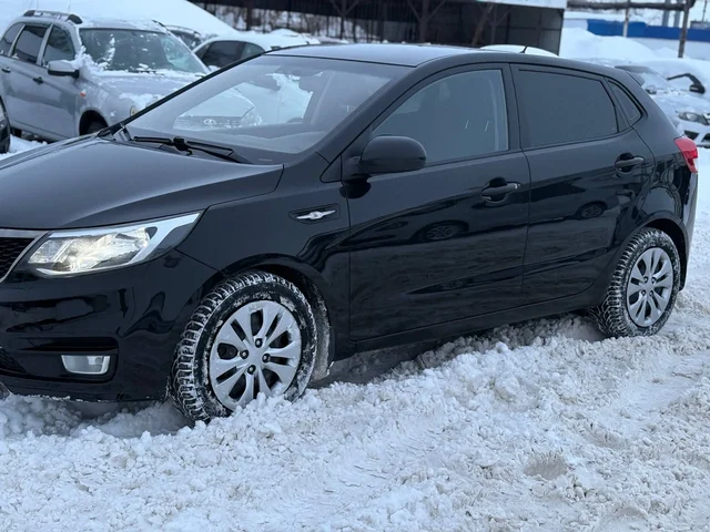 Kia Rio 2015 года в отличном состоянии - Легковые автомобили в Канаш