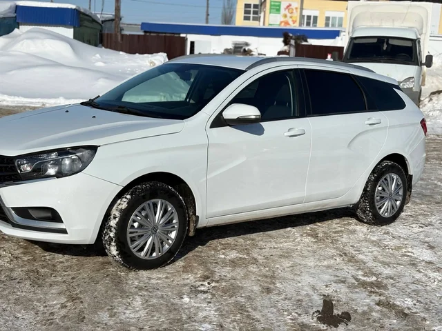 Lada Vesta универсал 2018 года в отличном состоянии - Авто в Канаш