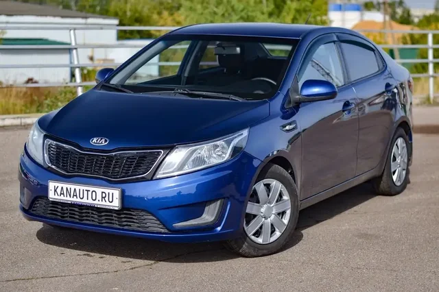 Kia Rio 2015 года, автомат, кондиционер, музыка, подогрев сидений - Легковые автомобили в Канаш
