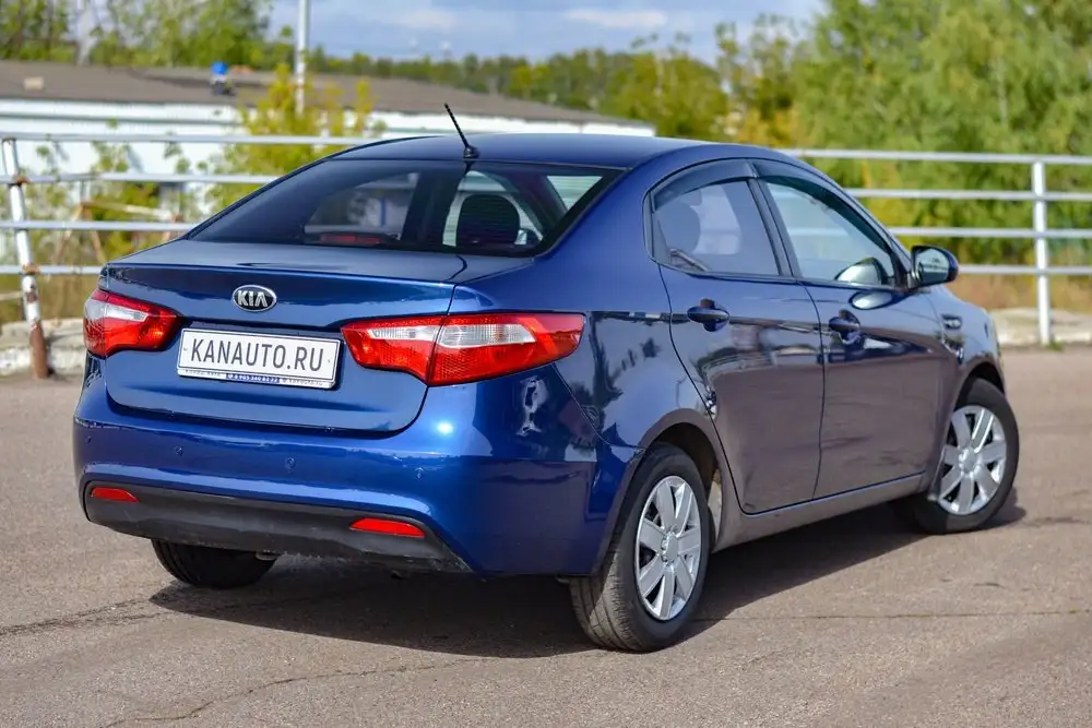 Kia Rio 2015 года, автомат, кондиционер, музыка, подогрев сидений - Легковые автомобили (Авто) в Канаш