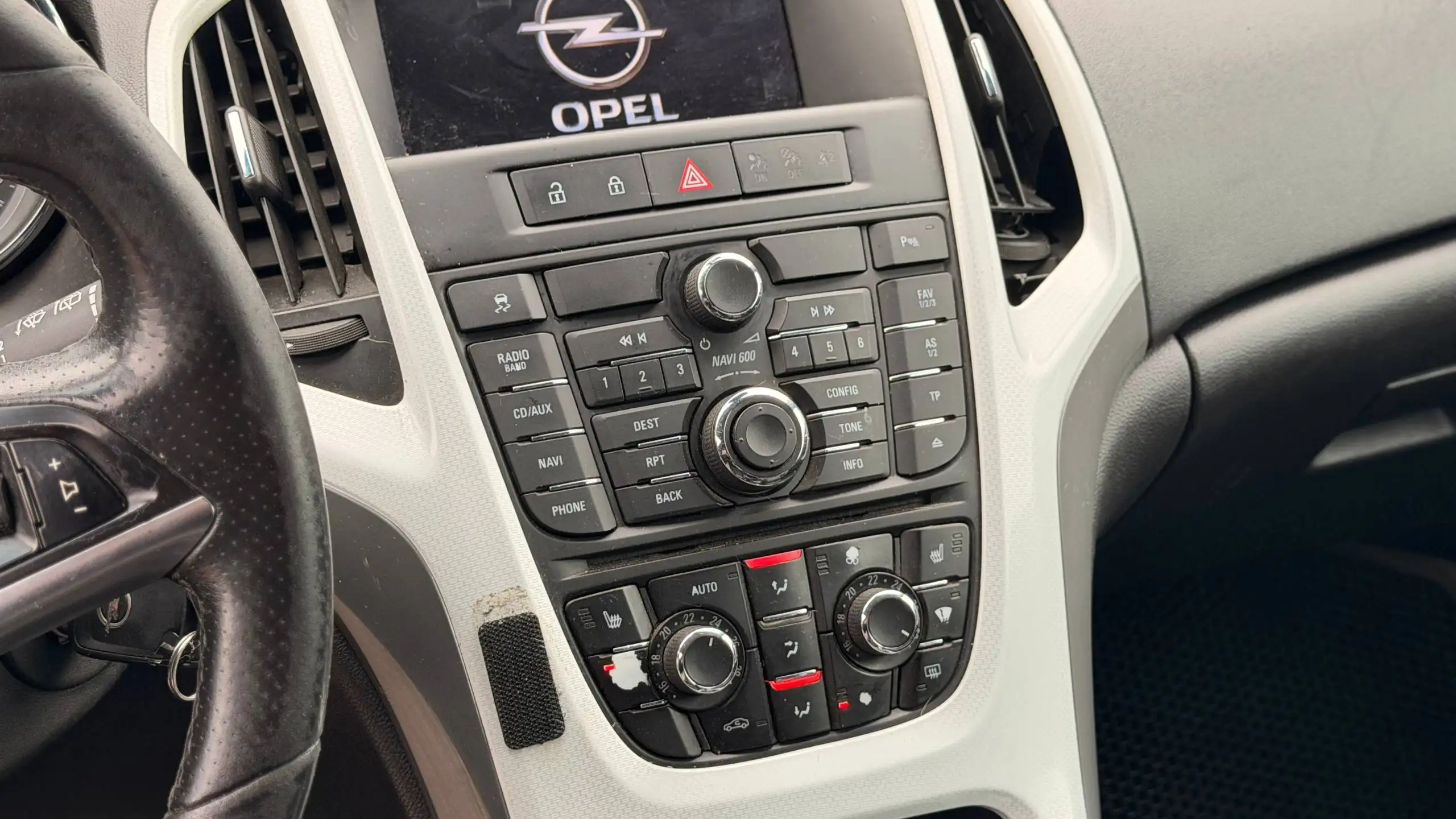 Opel Astra 1.6 TURBO 180лс 2011 года - Авто в Алексеевское