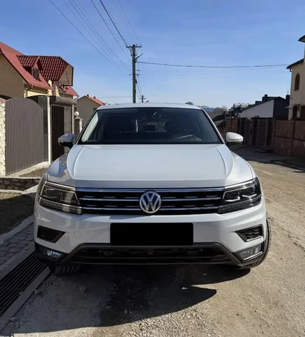 Volkswagen Tiguan 2018 - Автомобили в Казань