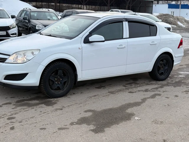 Opel Astra 2012 года в хорошем состоянии - Автомобили в Казань