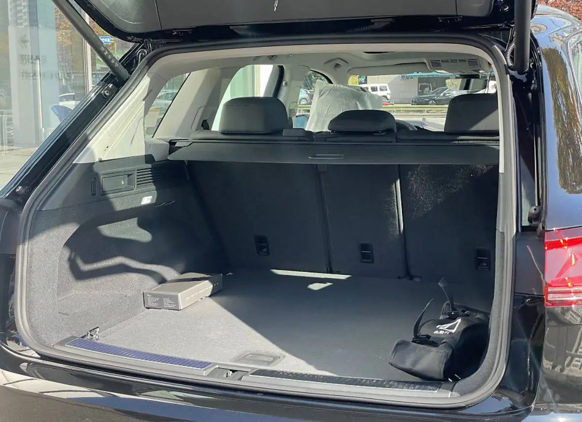 Volkswagen Touareg 3.0 дизель 4Motion Prestige 2025 - Авто в Чебоксары