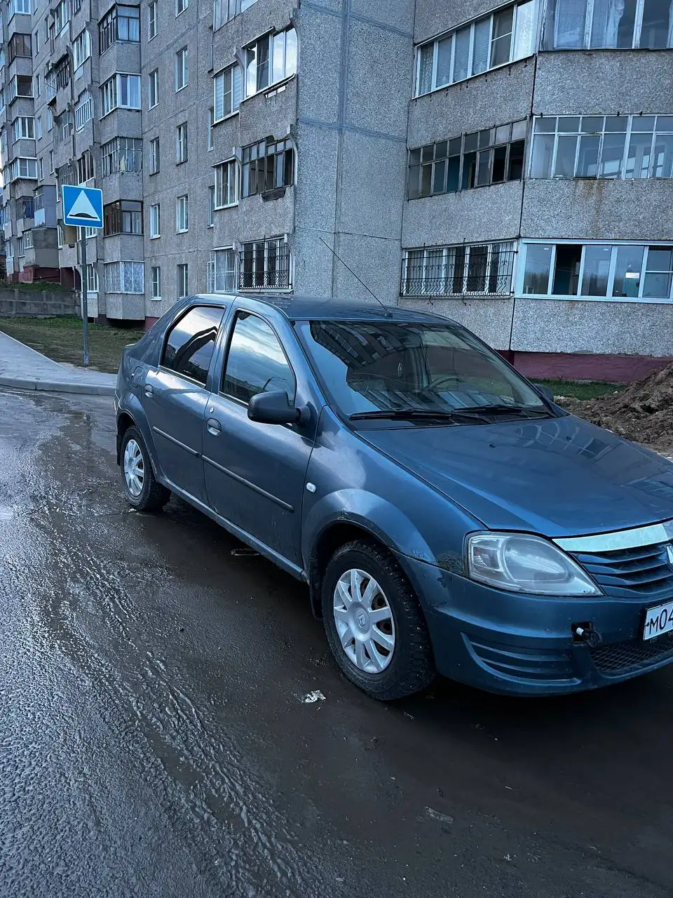 Renault Logan 2010 года с двигателем 1.4 - Легковые автомобили (Авто) в Чебоксары
