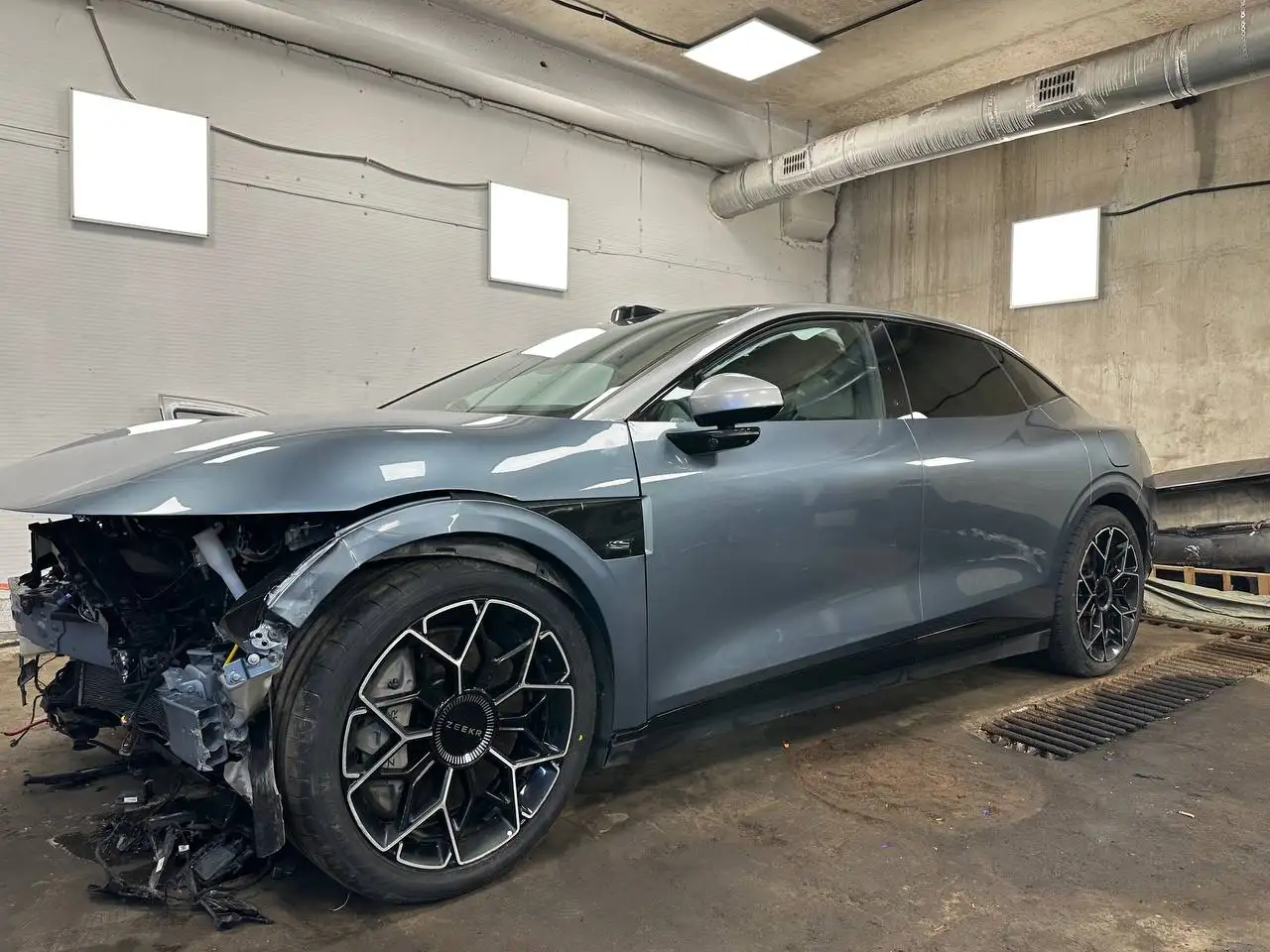 Zeekr 007 2024 после ДТП - Авто в Москва