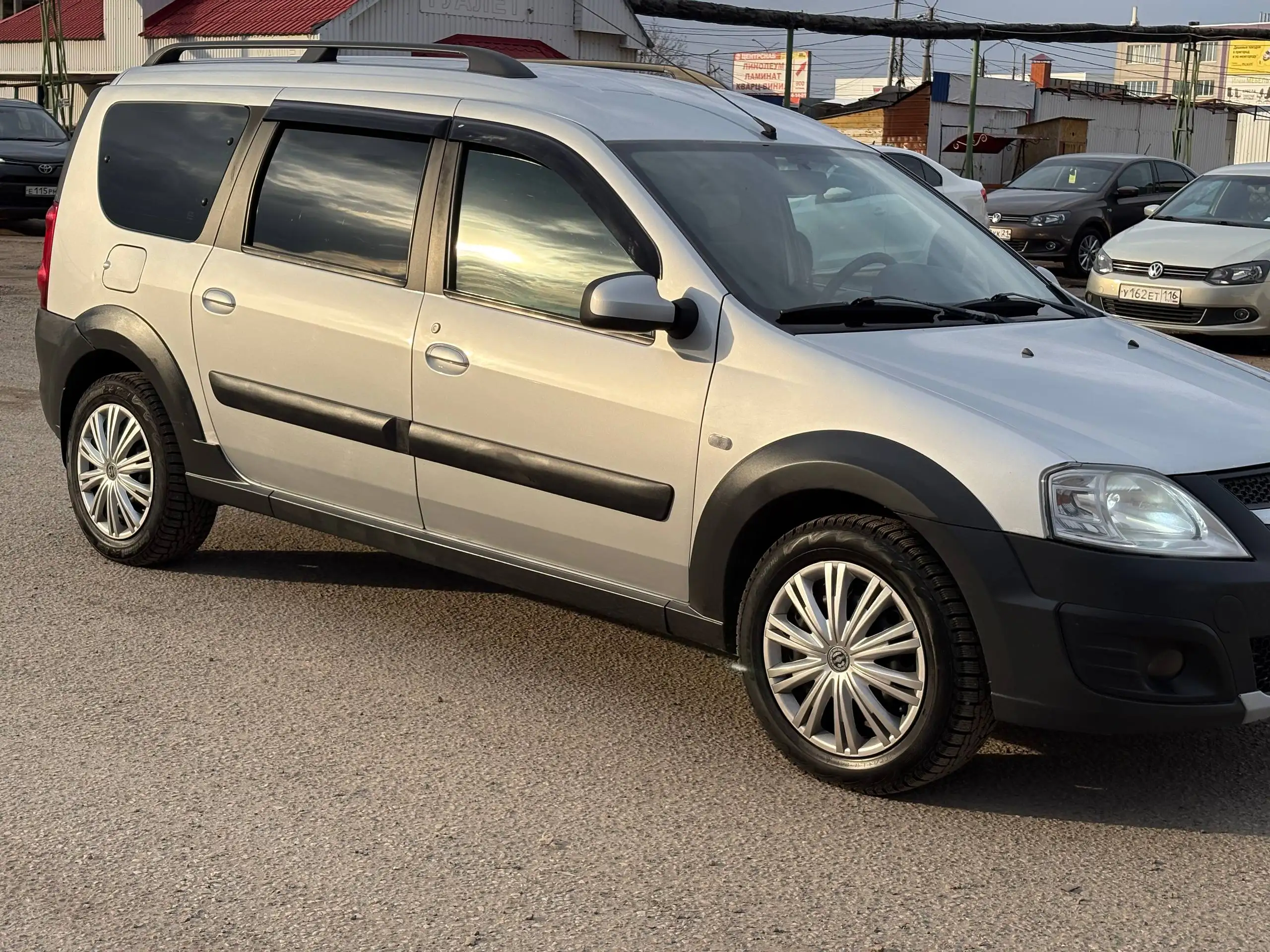 Lada Largus Cross 2015 - Легковые автомобили (Авто) в Канаш