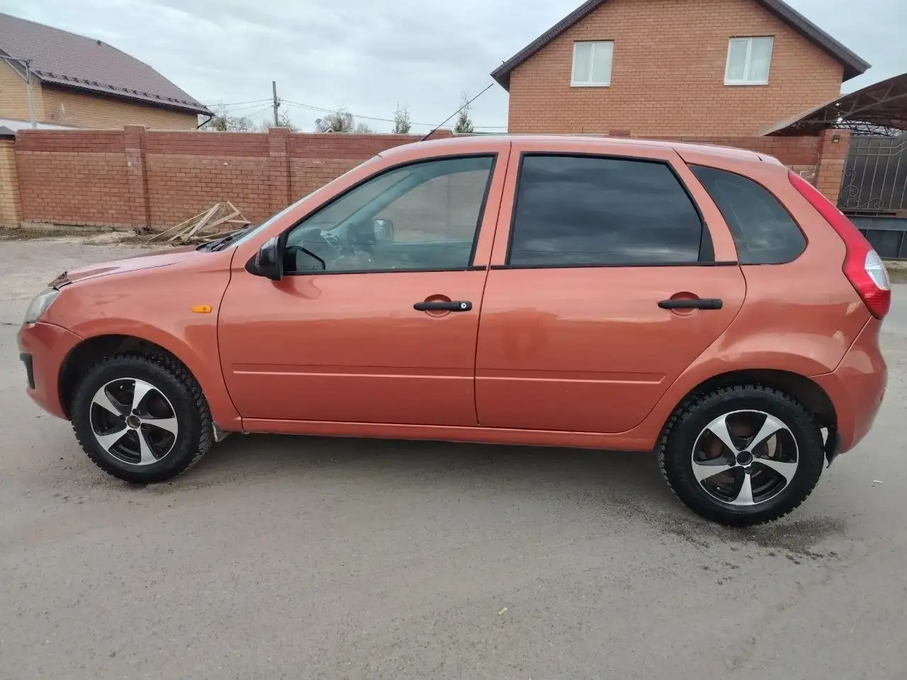 Lada 2013 - Авто в Неизвестно