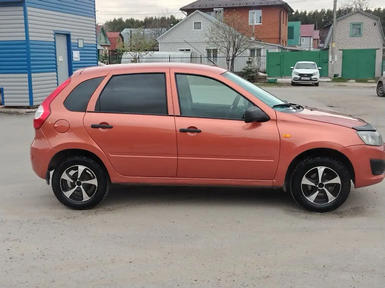 Lada 2013 - Авто в Неизвестно