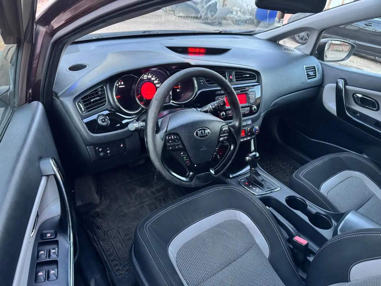 KIA CEED 2012 - Легковые автомобили (Авто) в Нижнекамск