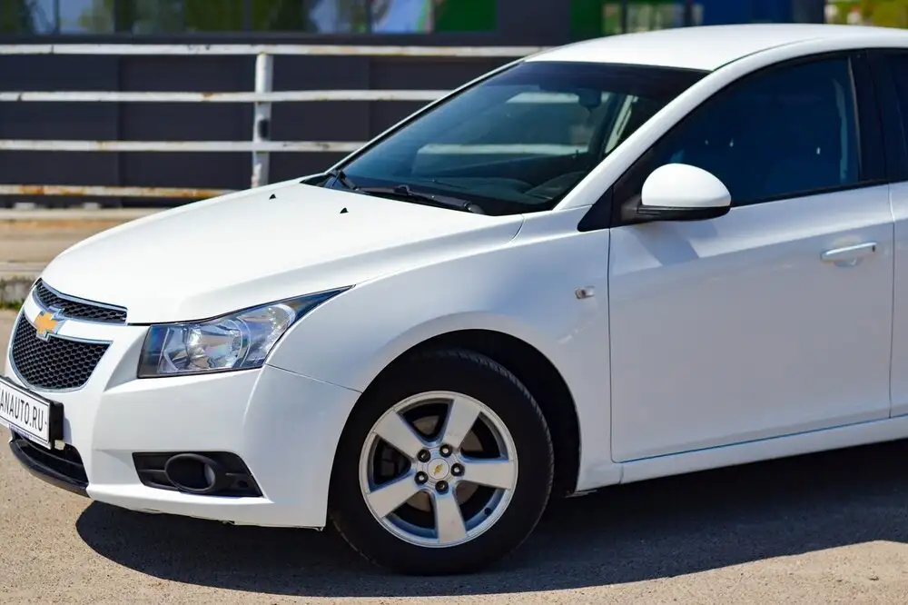 Chevrolet Cruze 2011 - Легковые автомобили (Авто) в Канаш