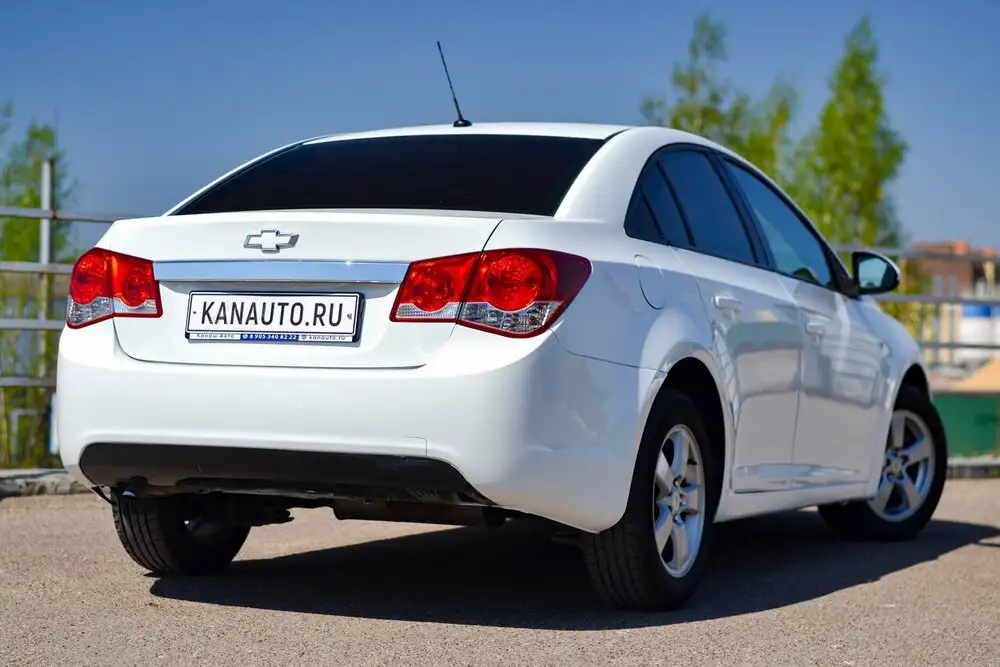 Chevrolet Cruze 2011 - Легковые автомобили (Авто) в Канаш