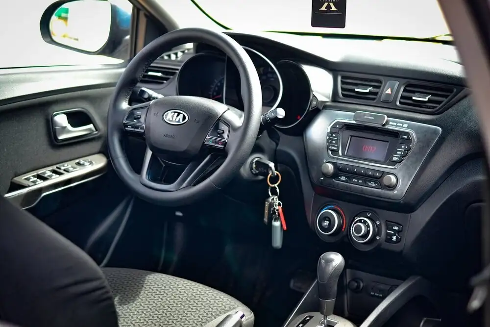 Kia Rio 2013 в кредит по 15 тыс.р. в месяц - Легковые автомобили (Авто) в Канаш