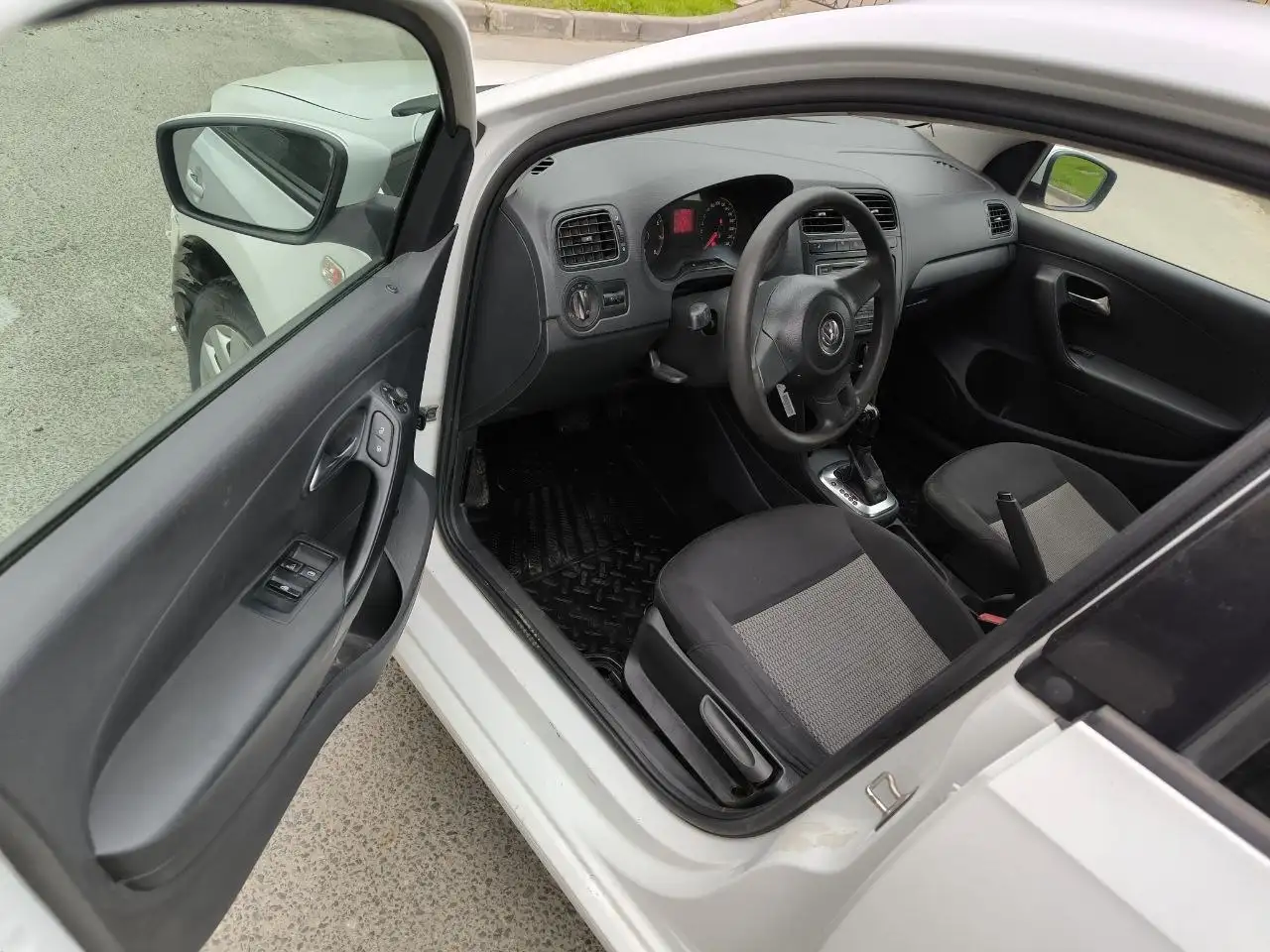 Volkswagen Polo 2014, 1.6 AT - Легковые автомобили (Авто) в Казань