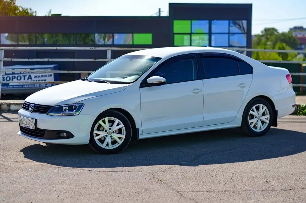 Volkswagen Jetta 2012 года - Легковые автомобили (Авто) в Канаш