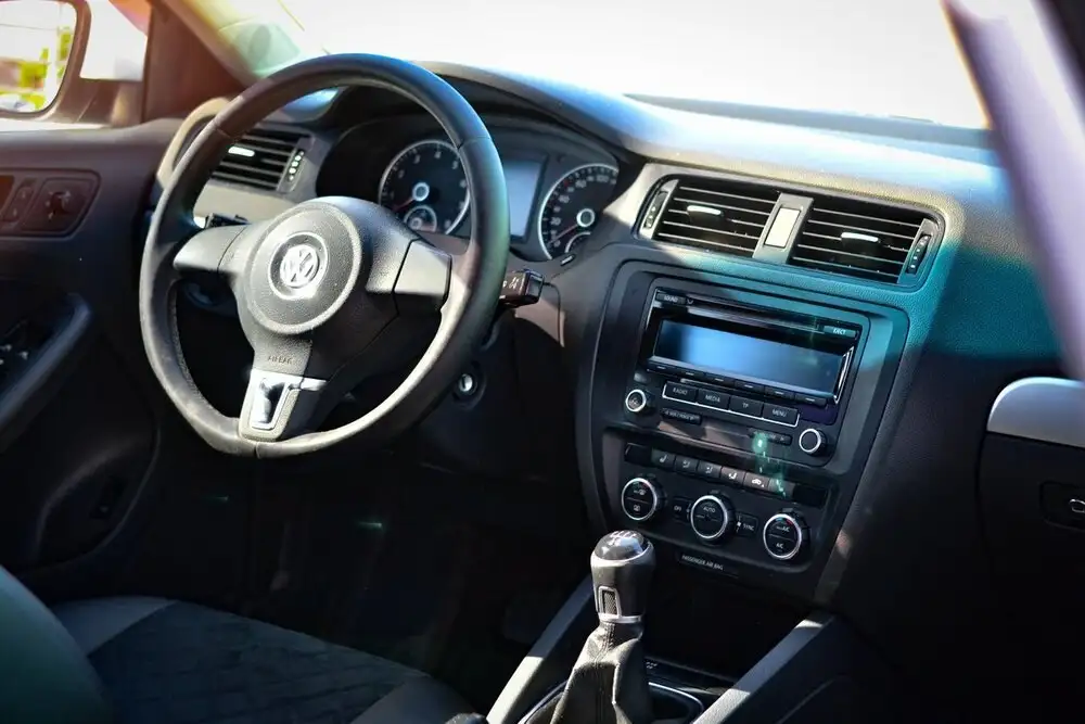 Volkswagen Jetta 2012 года - Легковые автомобили (Авто) в Канаш