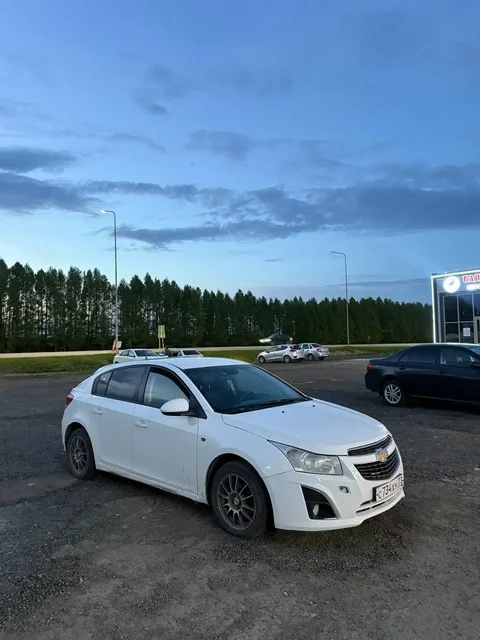 Hyundai Solaris 2013 года - Chevrolet Cobalt в Казань