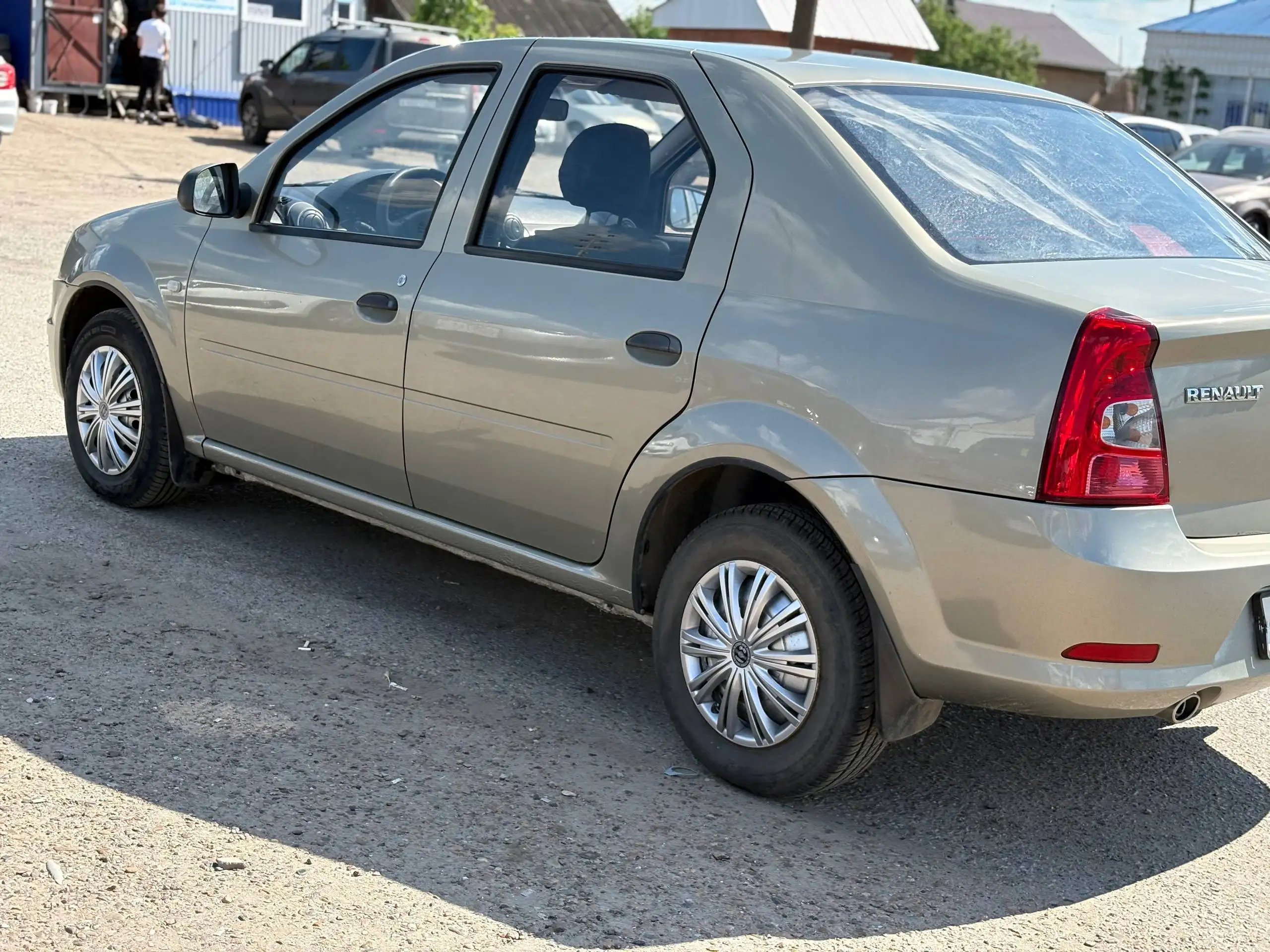 Renault Logan 2011 в отличном состоянии - Легковые автомобили (Авто) в Канаш