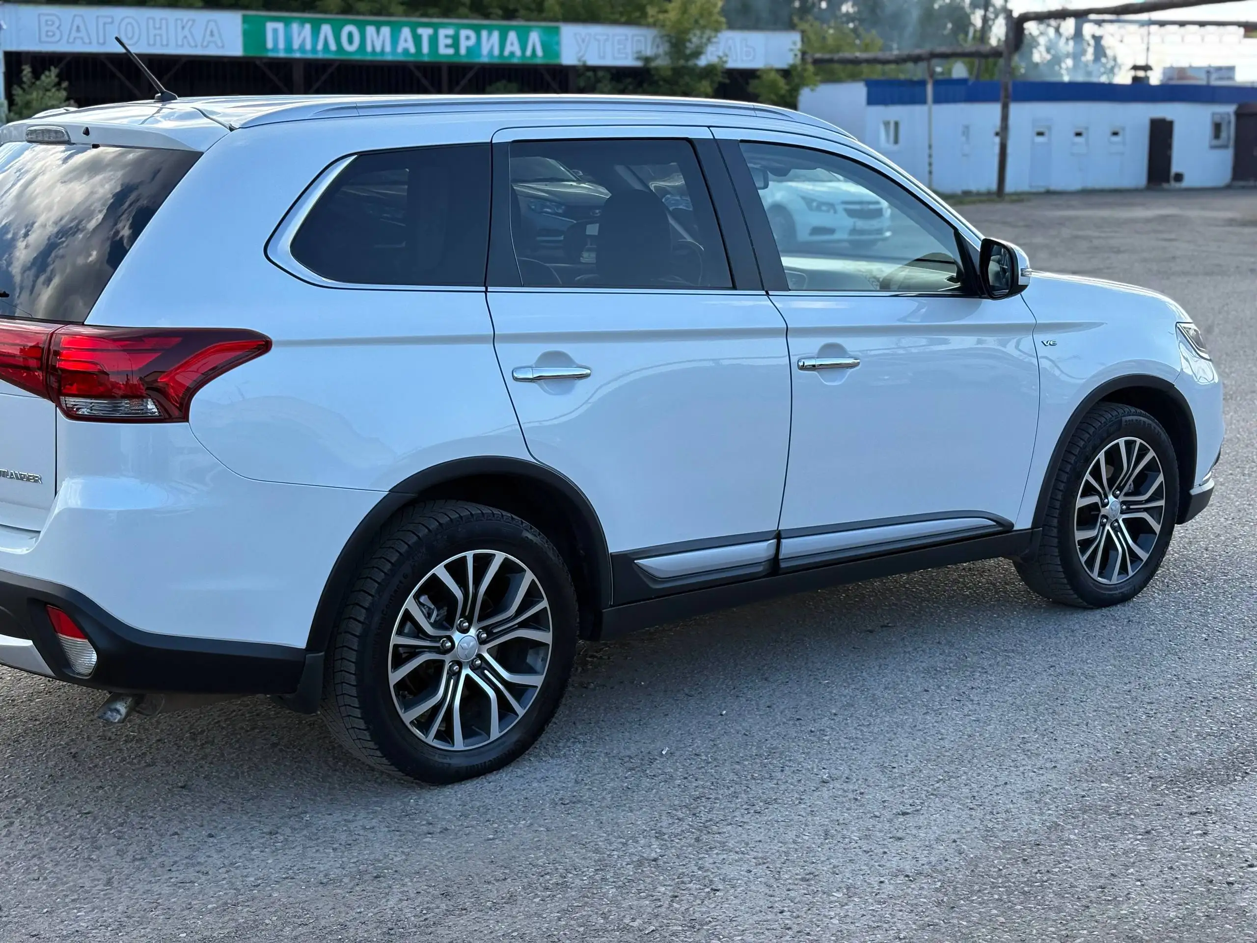 Mitsubishi Outlander 2015, 1 хозяин, цена 1798000 - Авто в Канаш