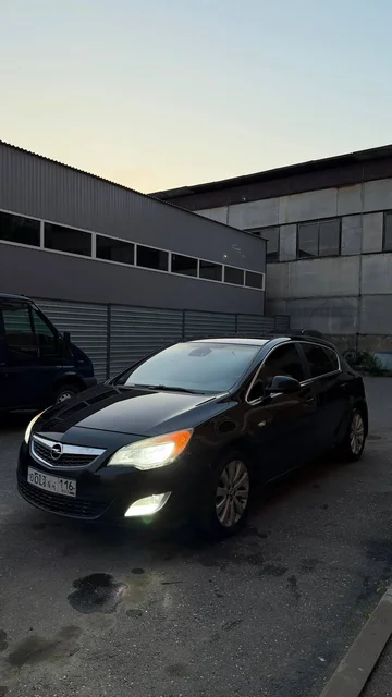 Opel Astra J 2011 - Усилители в Казань