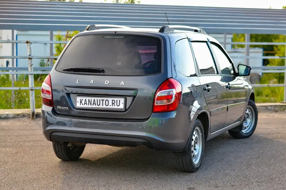 Lada Granta Универсал 2019 - Легковые автомобили (Авто) в Канаш