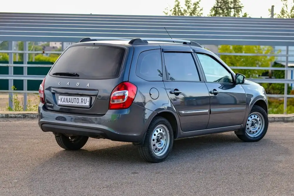 Lada Granta Универсал 2019 - Легковые автомобили (Авто) в Канаш