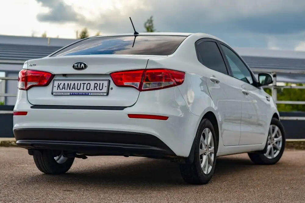 Kia Rio 2016 рестайлинг, 1.6 механика - Легковые автомобили (Авто) в Канаш
