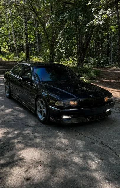 BMW 740i 1998 г.в. в отличном состоянии - Запчасти в Екатеринбург