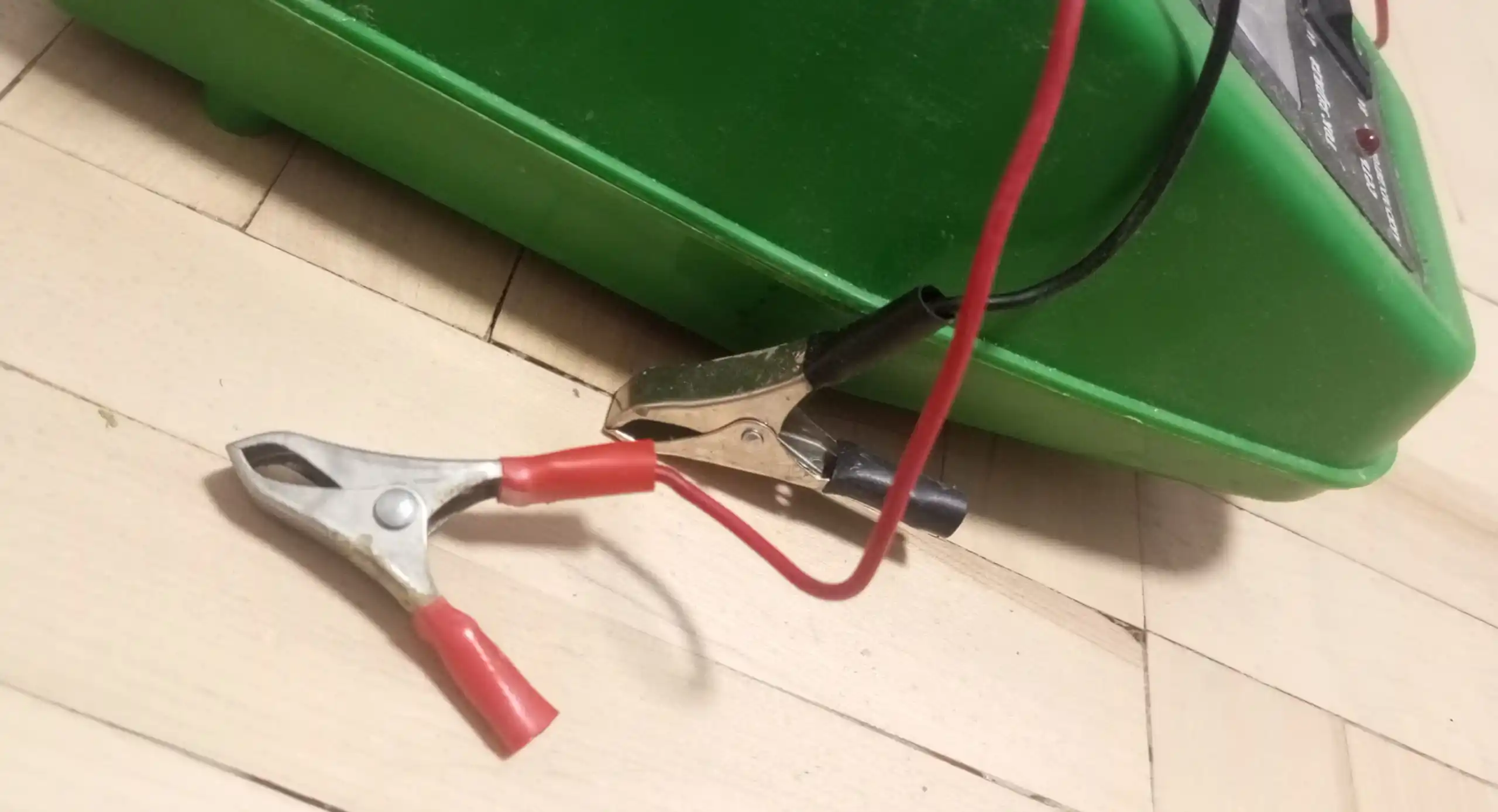 ЗУ-90 зарядное устройство для автомобильных аккумуляторов